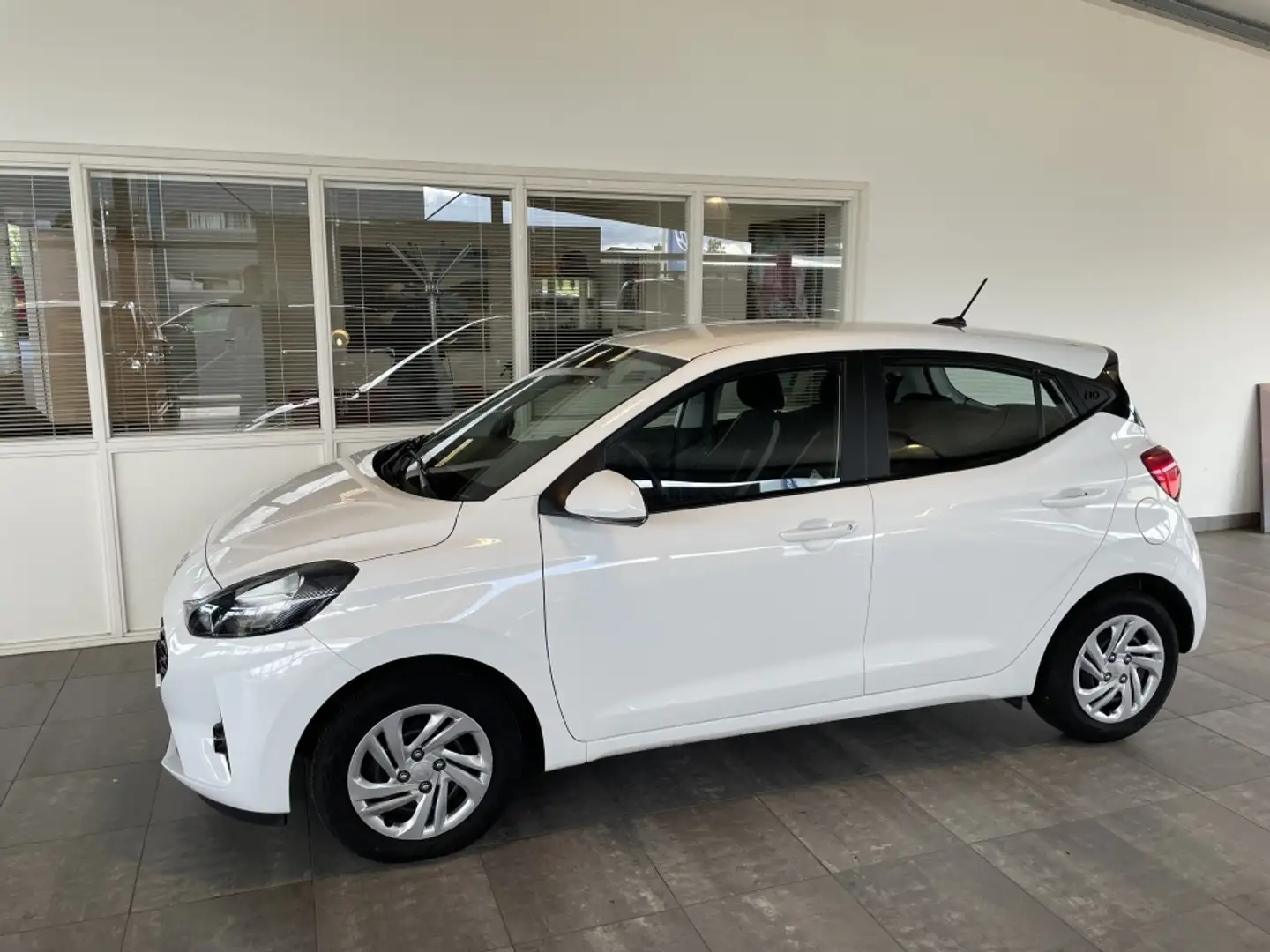 Hyundai i10 1.0 Comfort Blanc - 2