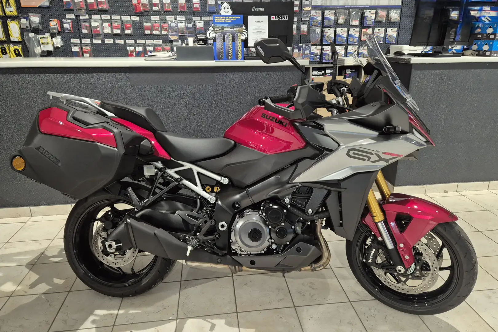 Suzuki GSX-S 1000GX Rouge - 2