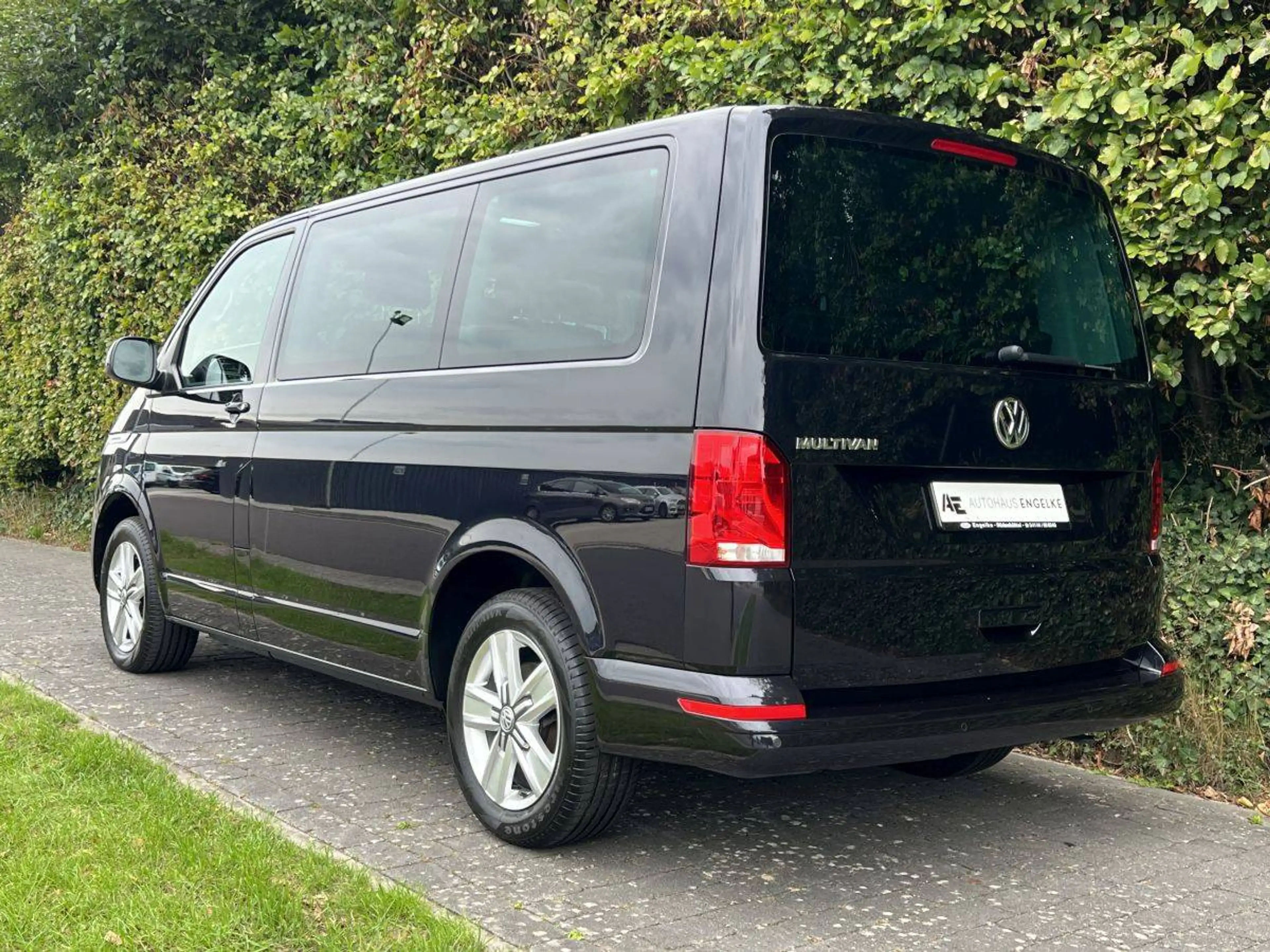 Volkswagen T6.1 Multivan 2.0 TDI Comfortline DSG 7-Sitzer *mit Tisch *Sehr gepflegter Zustand* — photo 10