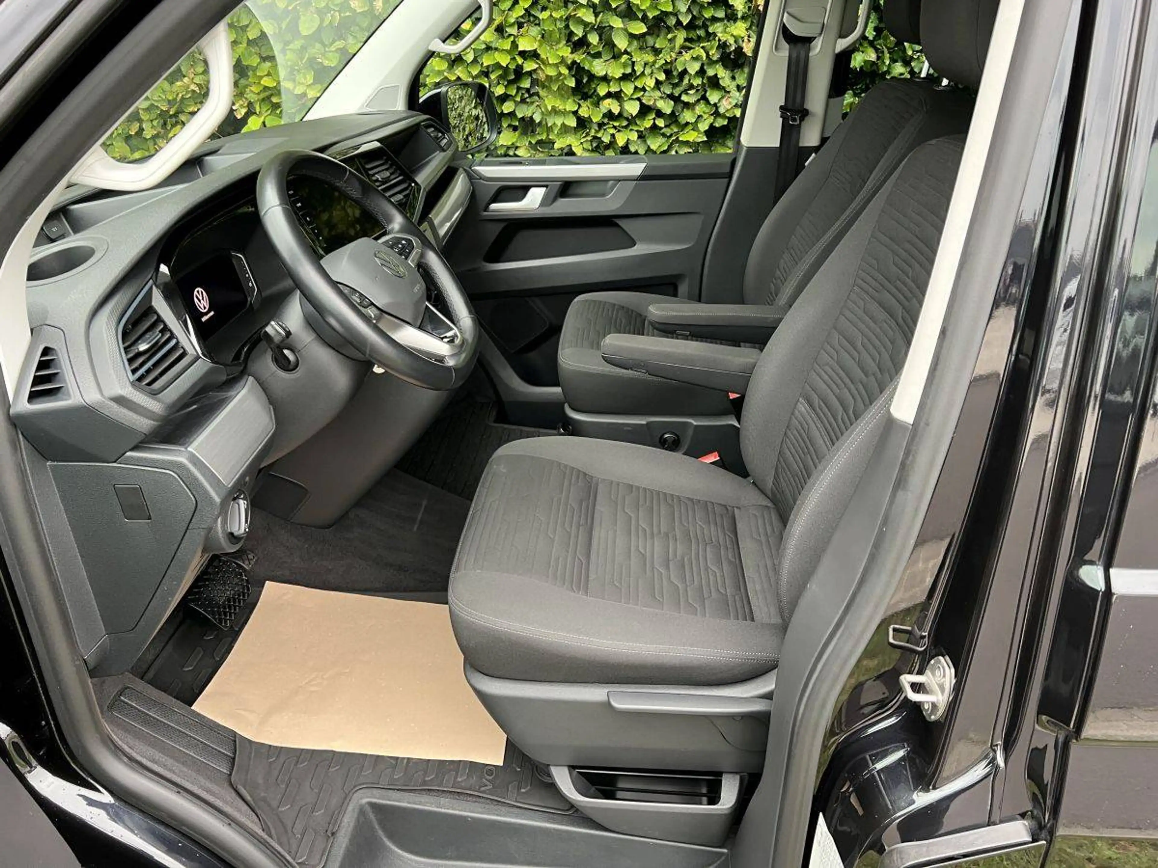 Volkswagen T6.1 Multivan 2.0 TDI Comfortline DSG 7-Sitzer *mit Tisch *Sehr gepflegter Zustand* — photo 12