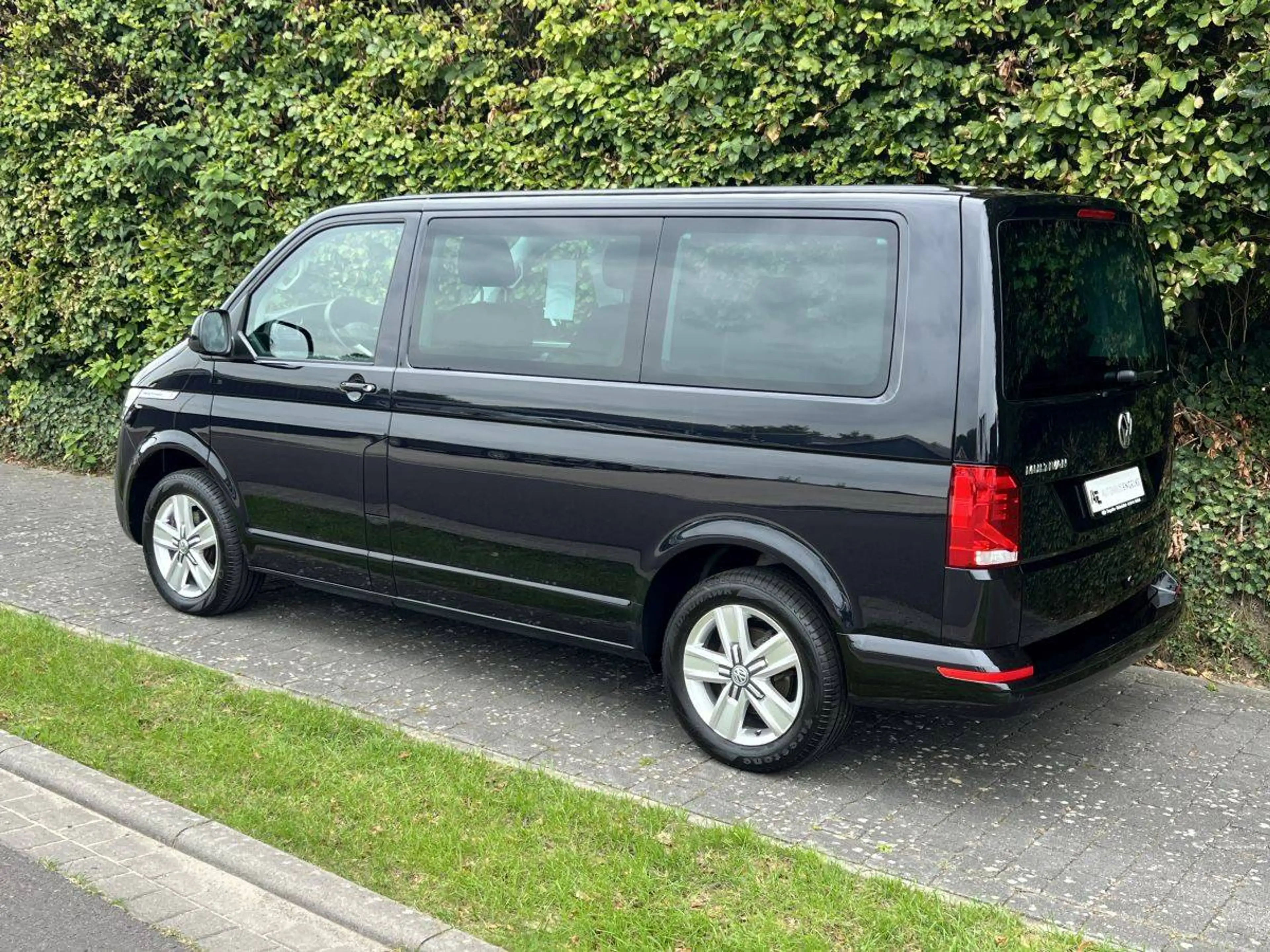Volkswagen T6.1 Multivan 2.0 TDI Comfortline DSG 7-Sitzer *mit Tisch *Sehr gepflegter Zustand* — photo 8