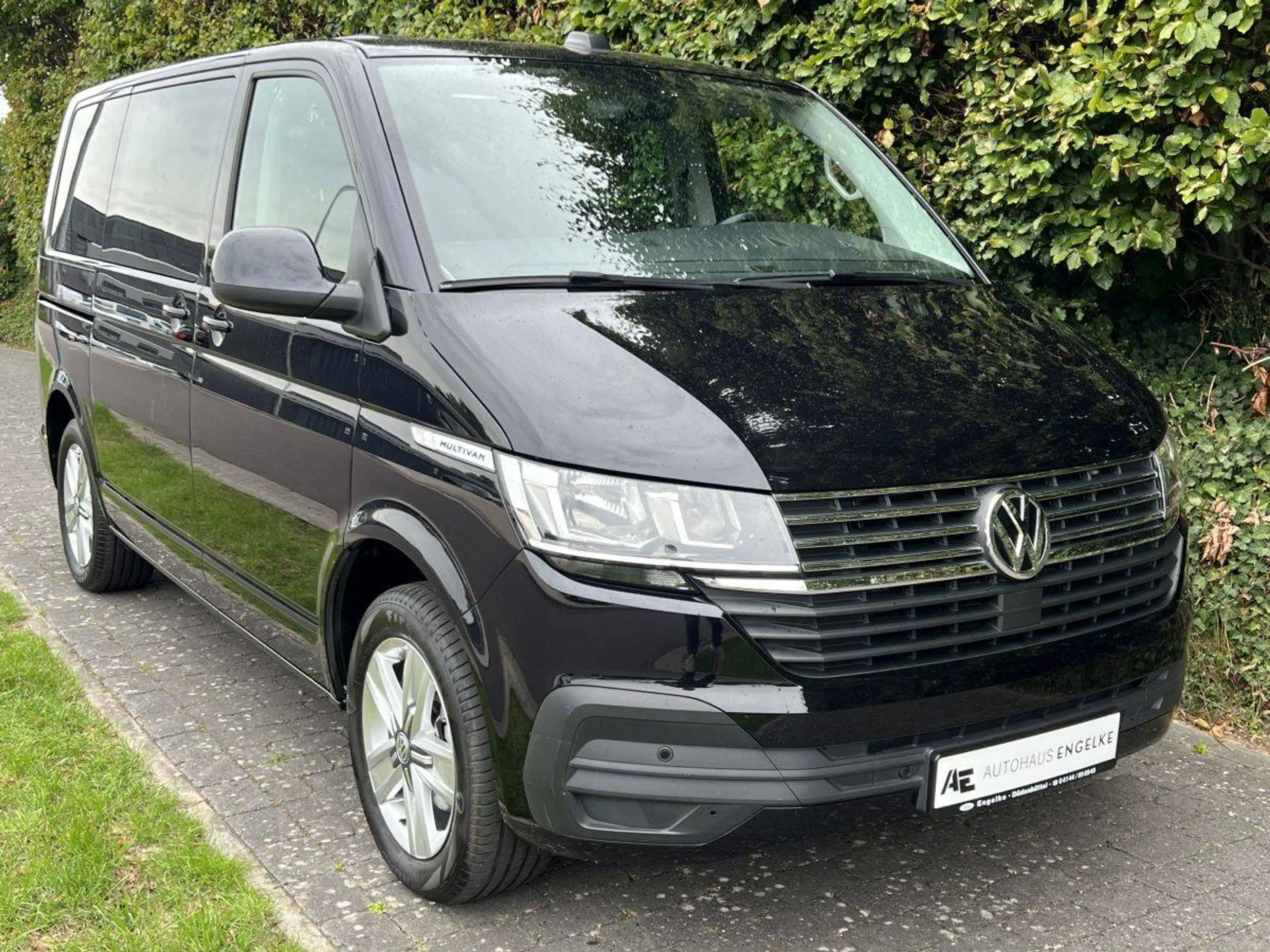 Volkswagen T6.1 Multivan 2.0 TDI Comfortline DSG 7-Sitzer *mit Tisch *Sehr gepflegter Zustand* — photo 3