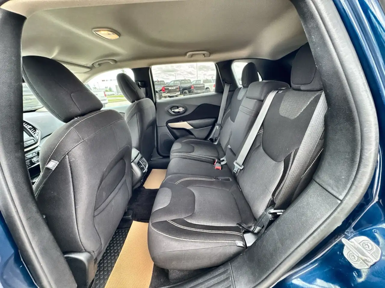 Jeep Cherokee photo Jeep Cherokee