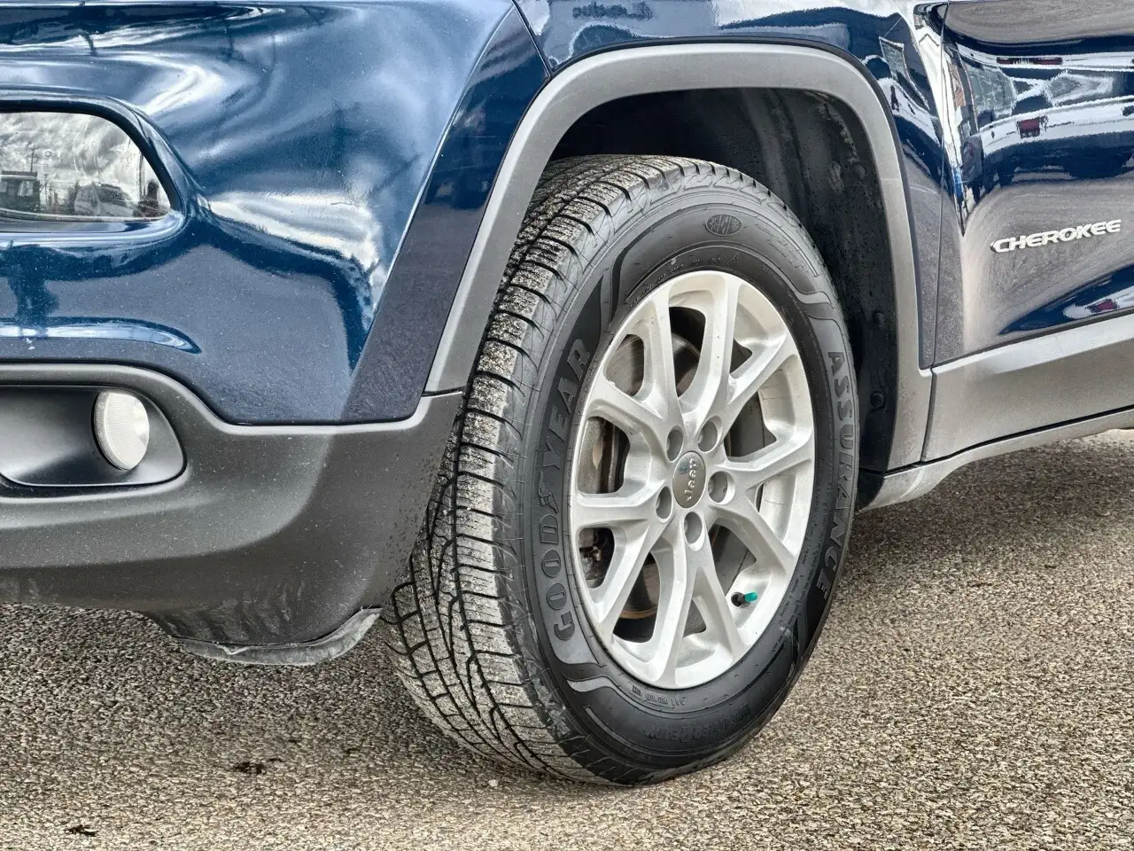 Jeep Cherokee photo Jeep Cherokee