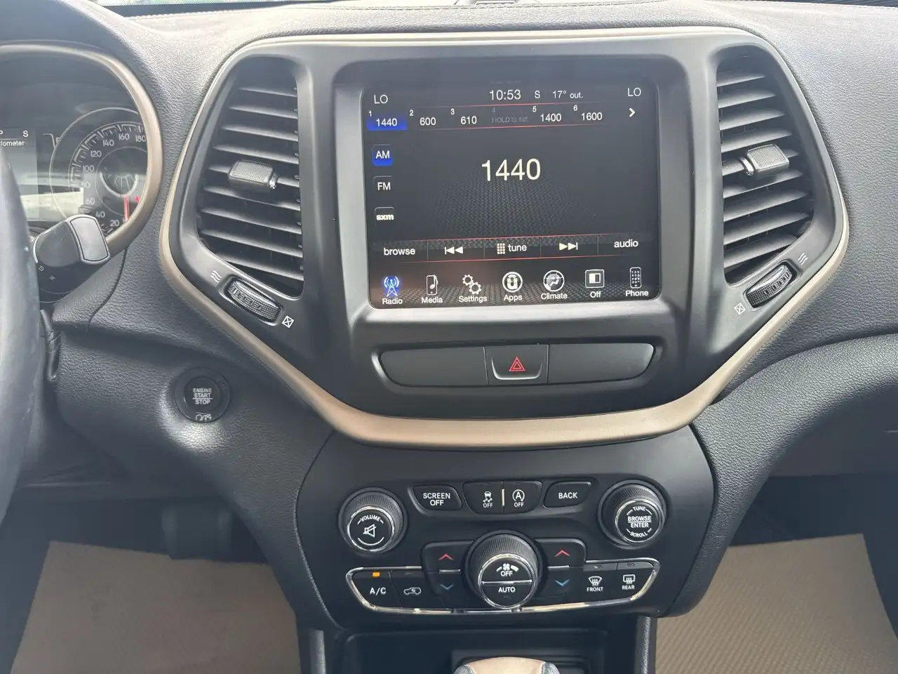 Jeep Cherokee photo Jeep Cherokee