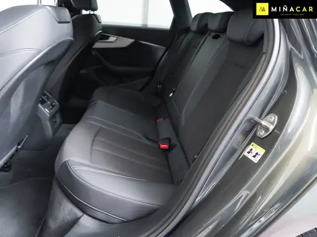 Audi A4 view 7
