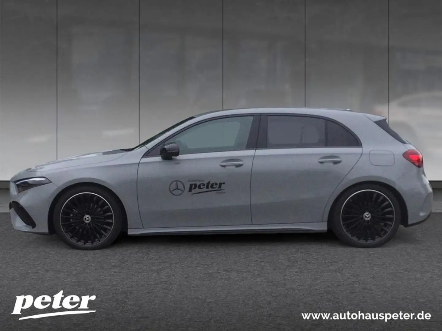 Mercedes-Benz A 180 d Kompaktlimousine AMG, Nigt Paket, AHV Grau - 2