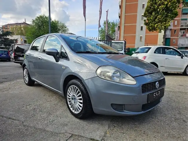 Fiat Grande Punto view 3