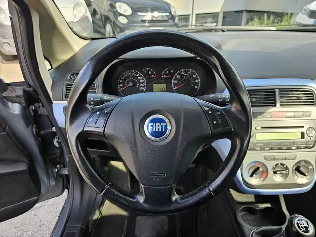 Fiat Grande Punto view 12