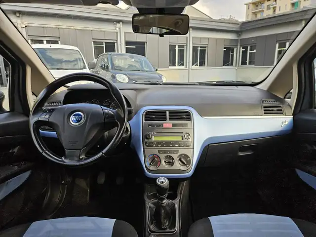 Fiat Grande Punto view 8