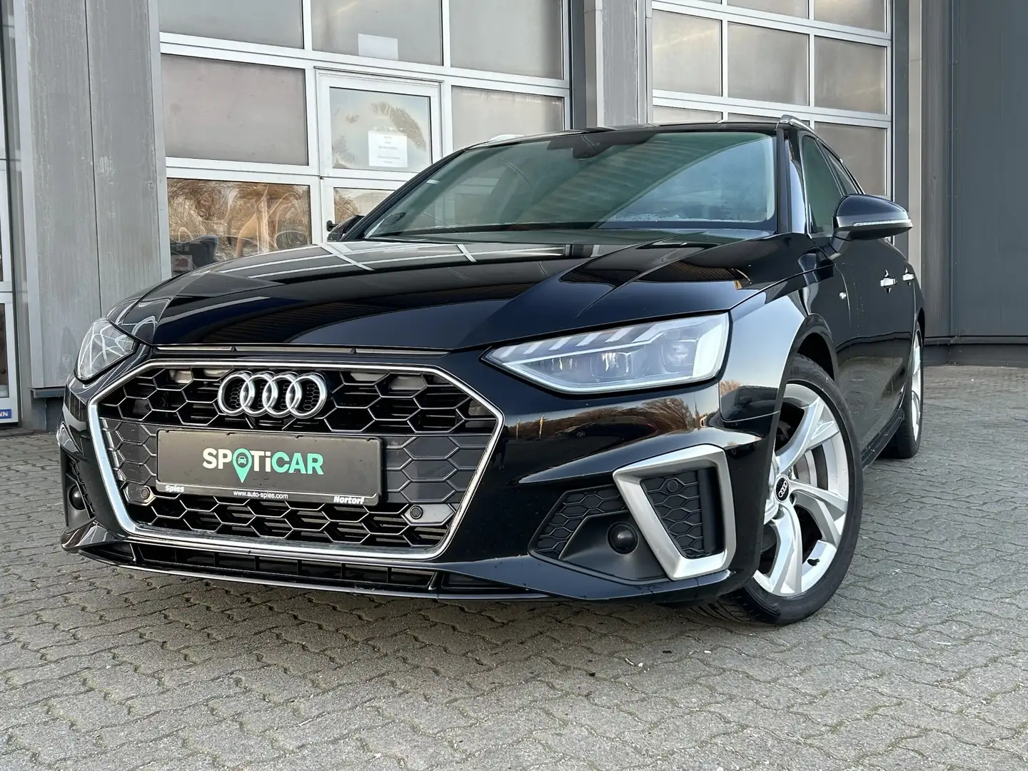 Audi A4 Avant 40 TFSI S-line Noir - 2