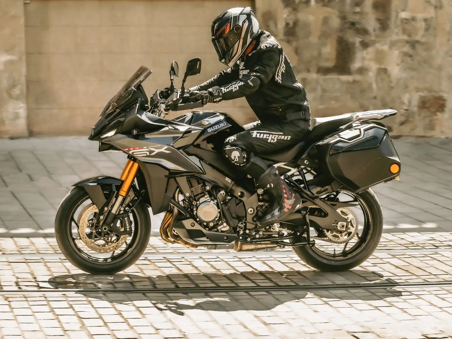 Suzuki GSX-S 1000GX Travel Edition Černá - 1