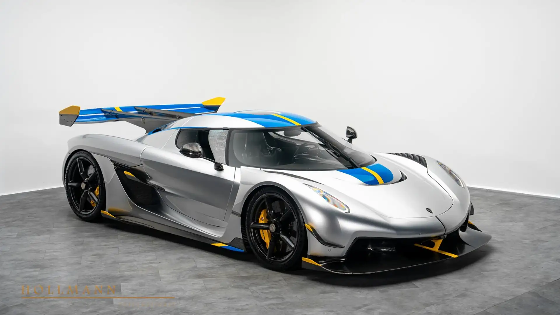 Koenigsegg Jesko Attack + Carbon Fibre + Bespoke + Silber - 1