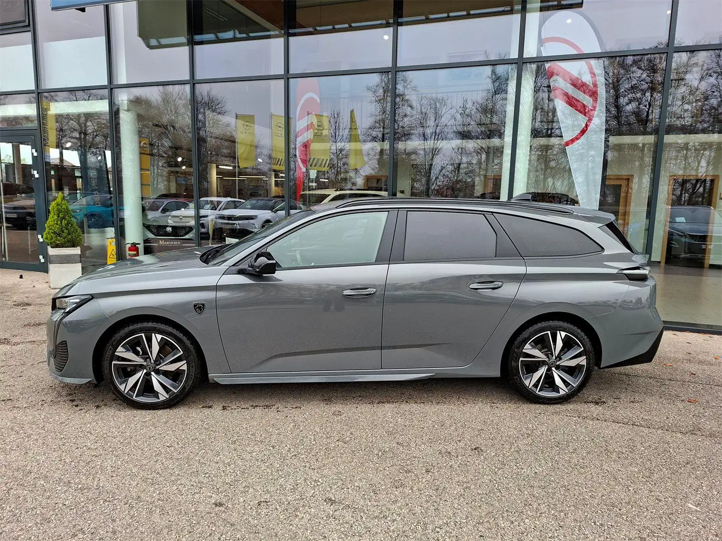 Peugeot 308 SW GT BHDi 130 EAT8 Grau - 2