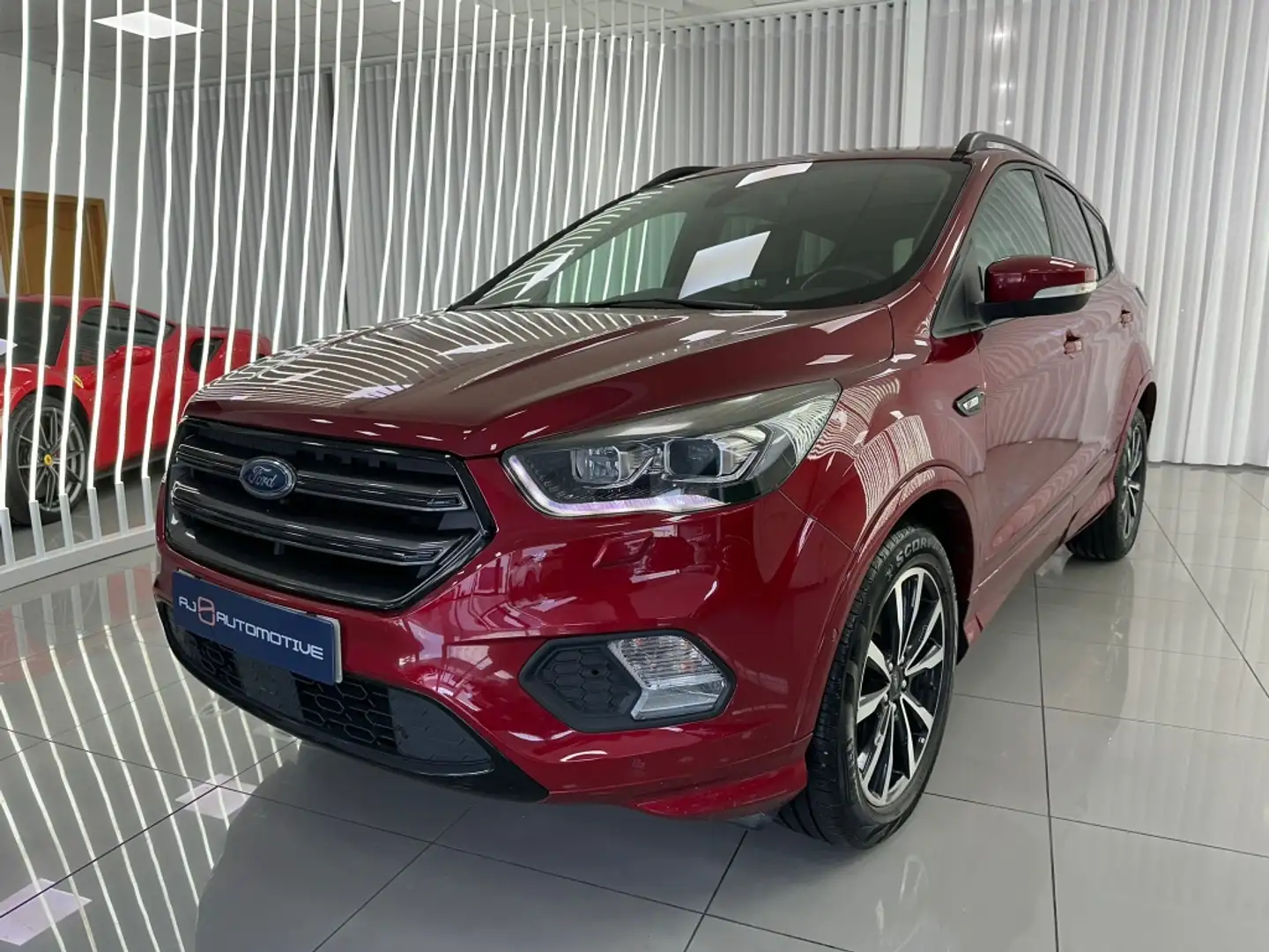 Ford Kuga 2.0TDCi Auto S&S ST-Line 4x2 150 Burdeos - 1