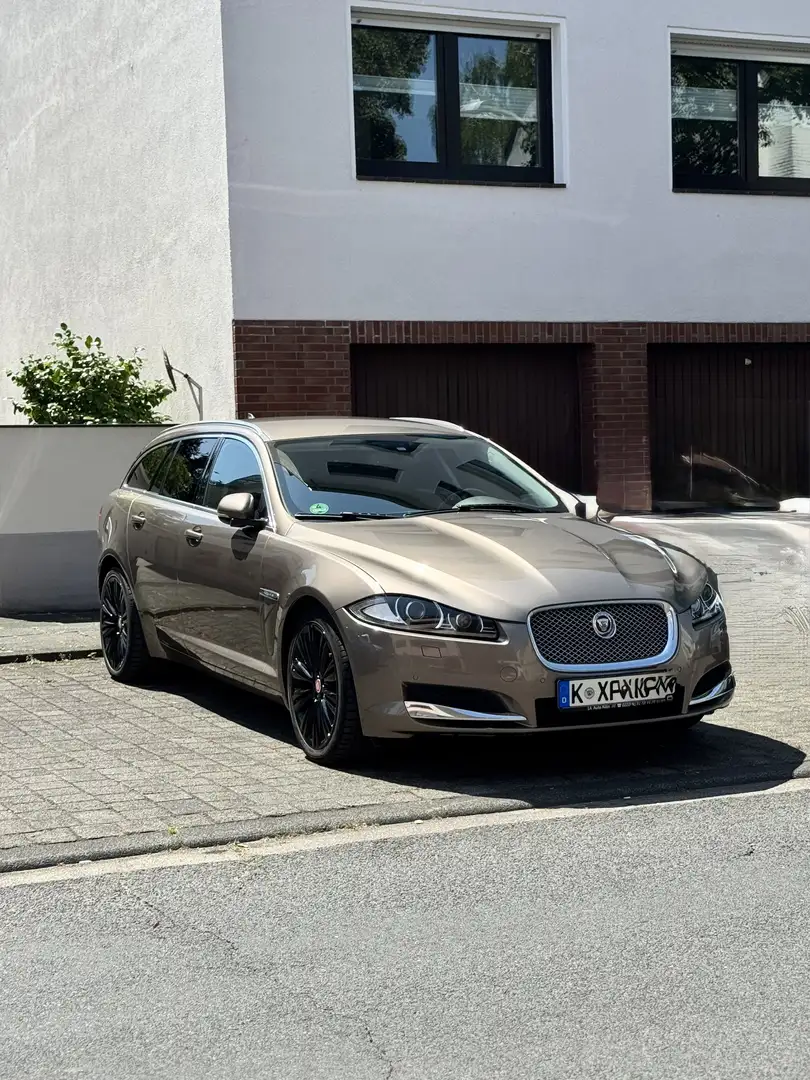 Jaguar XF 2.2 Diesel Sportbrake - 2