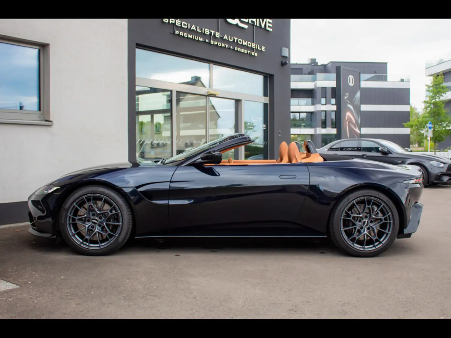 Aston Martin V8 VANTAGE ROADSTER°PREMIUM WARRANTY 12/25°360°XPEL Noir - 2