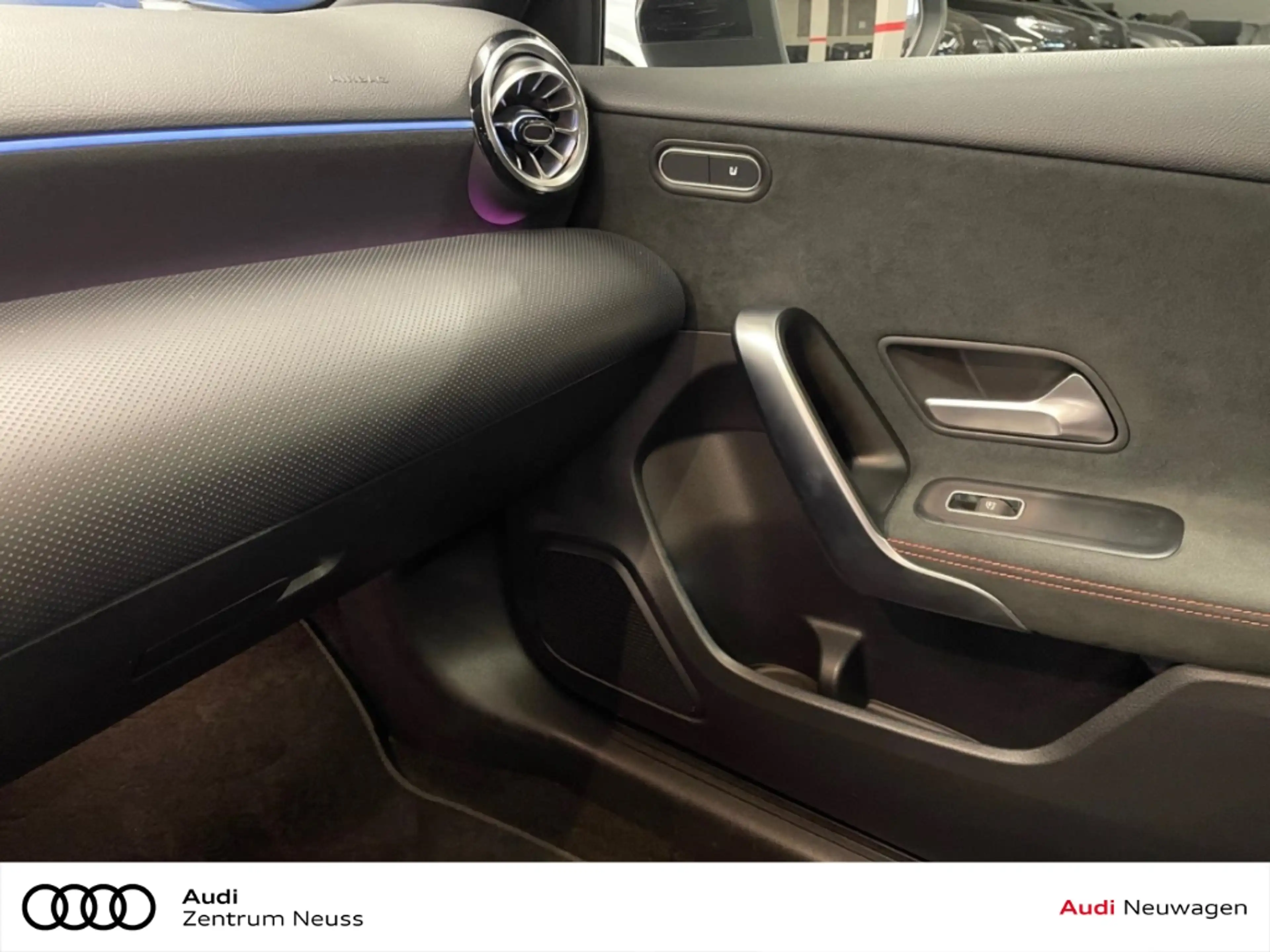 Mercedes-Benz A 35 AMG A-Klasse Limousine 4Matic PANO KAMERA AMG-NIGHT-PA — photo 14