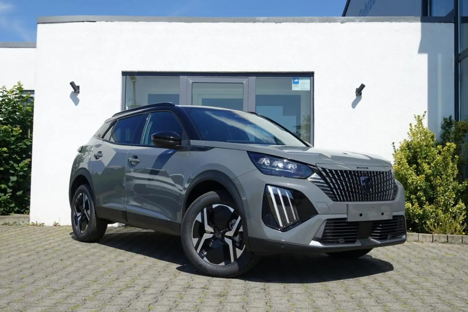 Peugeot 2008 GT HYBRID +Pano/360°/Navi/Alcantara Grau - 1