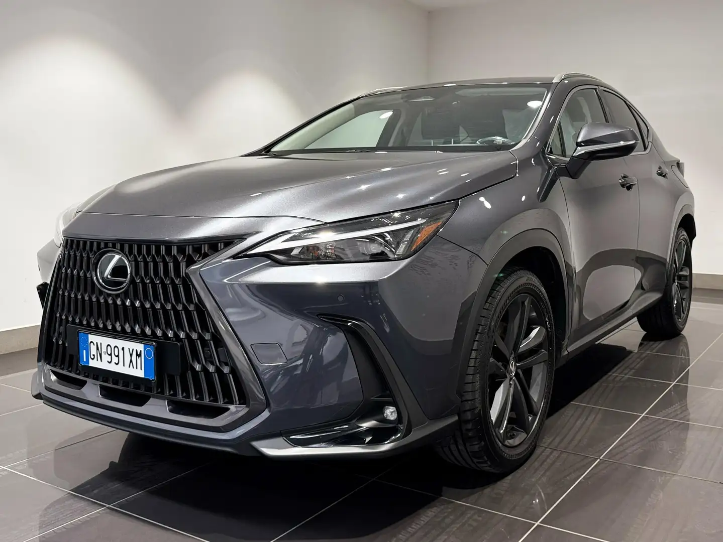 Lexus NX 350h NX II 2022 2.5 Premium+ 4wd e-cvt Gris - 1