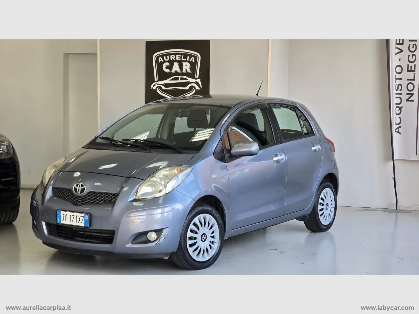 Toyota Yaris 1.0 5p. Sol Grigio - 1