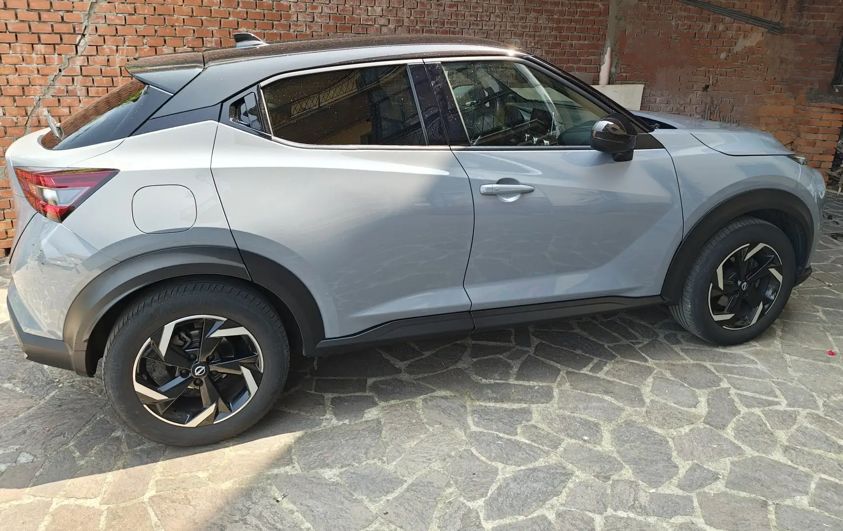 Nissan Juke 1.0 dig-t N-Connecta 114cv - 1