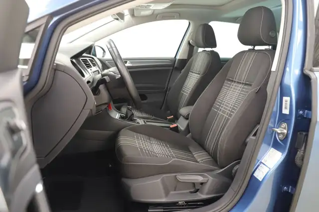 Volkswagen Golf view 10