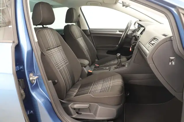 Volkswagen Golf view 11
