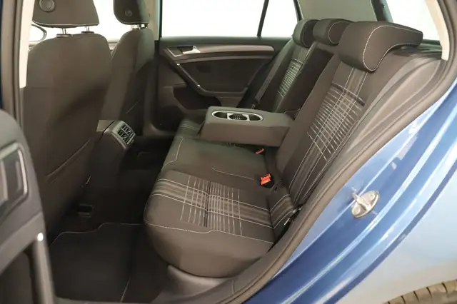 Volkswagen Golf view 12