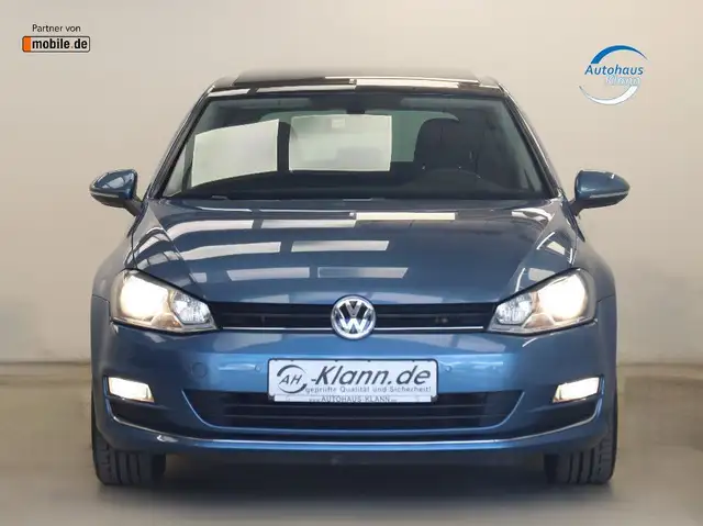 Volkswagen Golf view 2
