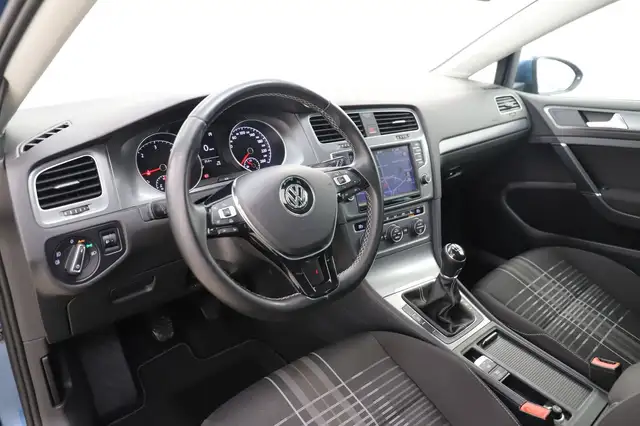 Volkswagen Golf view 14
