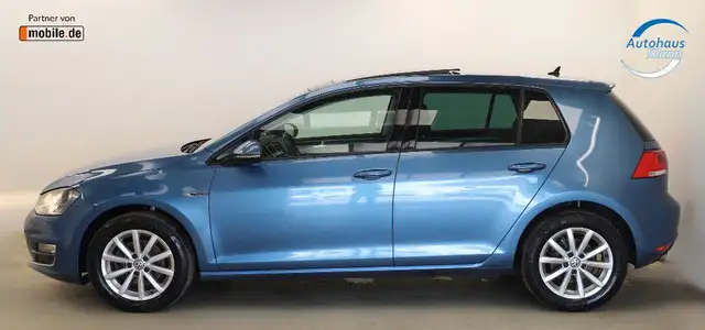 Volkswagen Golf view 4