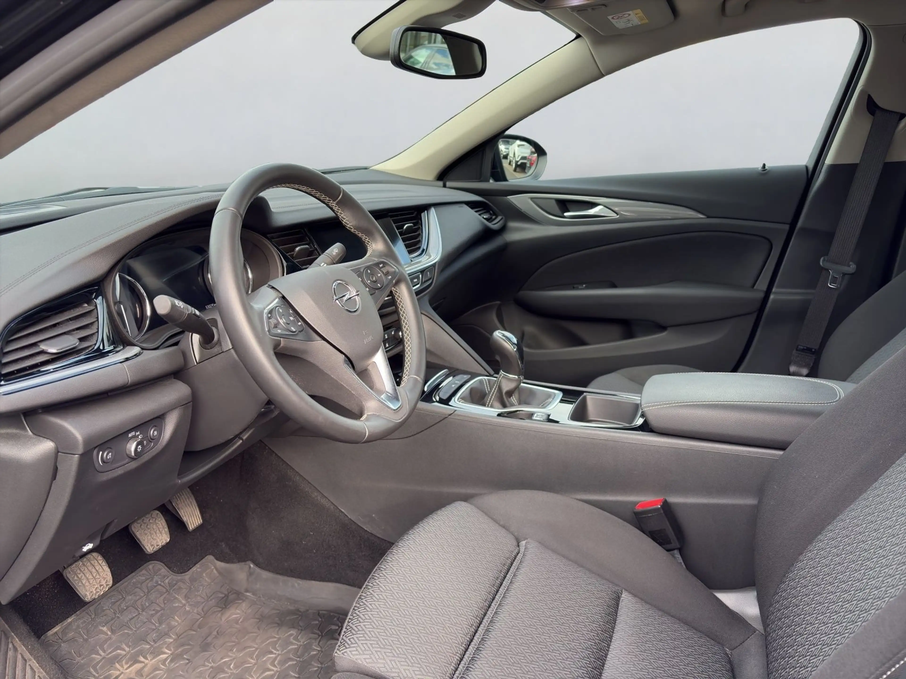 Opel Insignia Grand Sport Edition*SHZ*Kamera*Navi*PDC — photo 10
