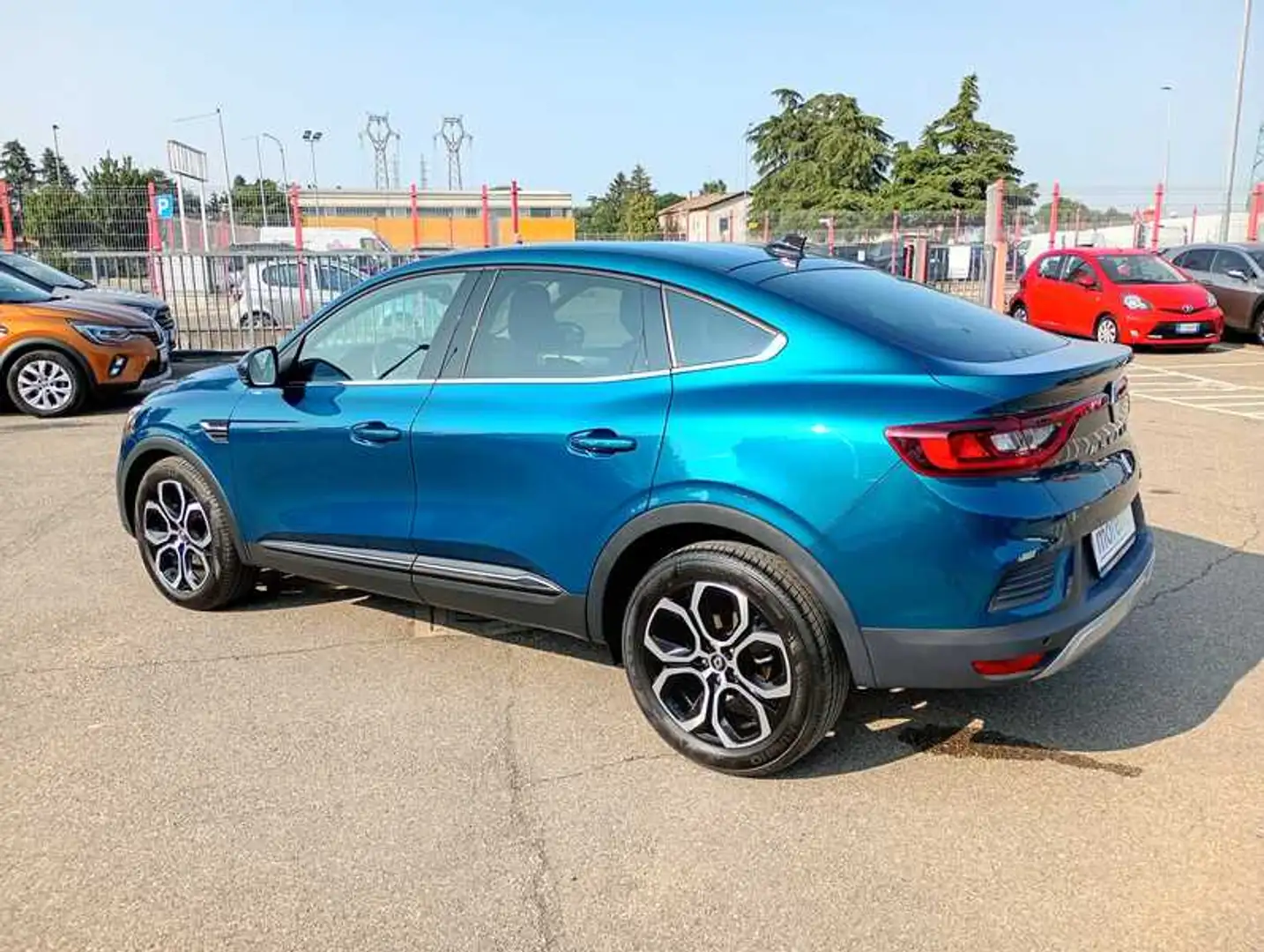 Renault Arkana 1.6 E-Tech 145 CV hybrid Intens Зелёный - 2