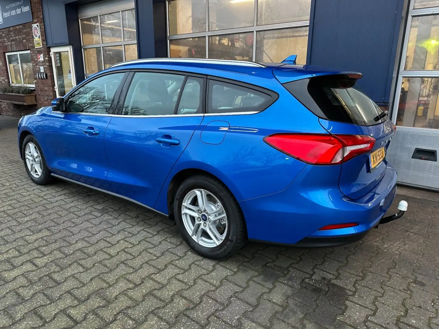 Ford Focus 1.0 ECOB. TR ED. BNS LM. ALL.IN. Blau - 2