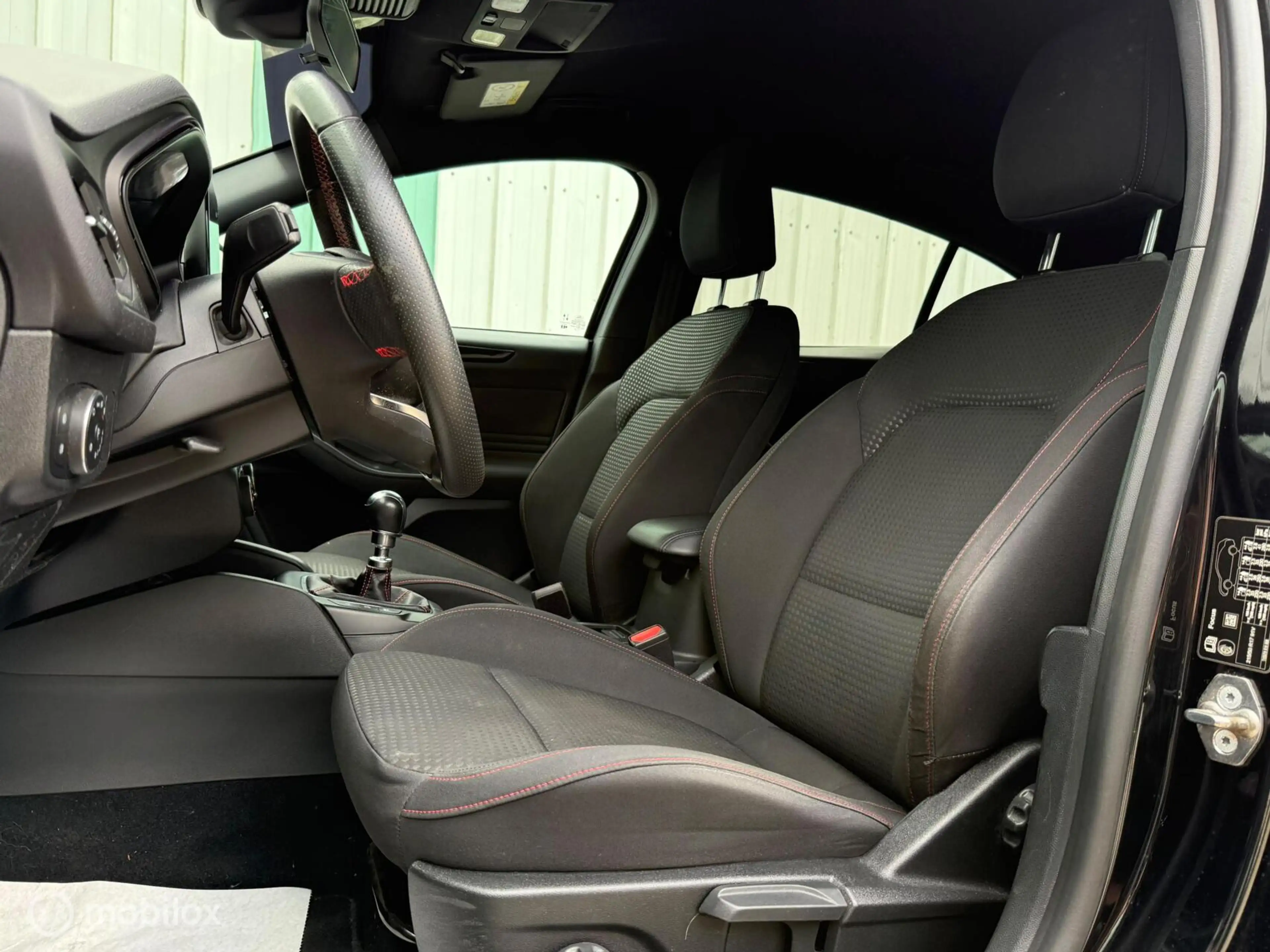 Ford Focus 1.0 EcoBoost ST-Line | CarPlay | Navi | PDC — photo 4