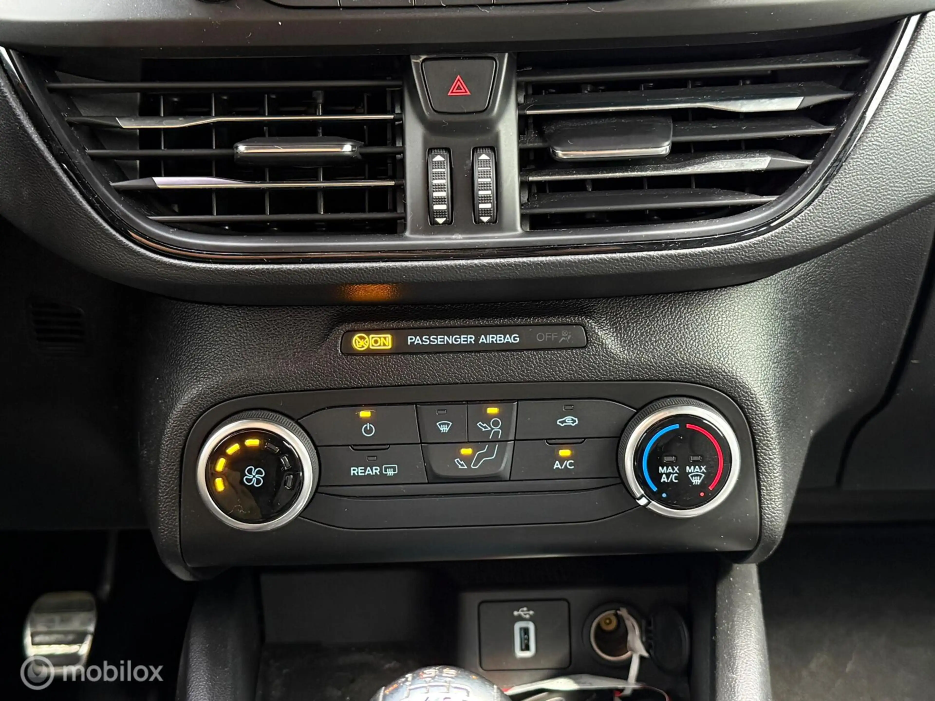 Ford Focus 1.0 EcoBoost ST-Line | CarPlay | Navi | PDC — photo 20