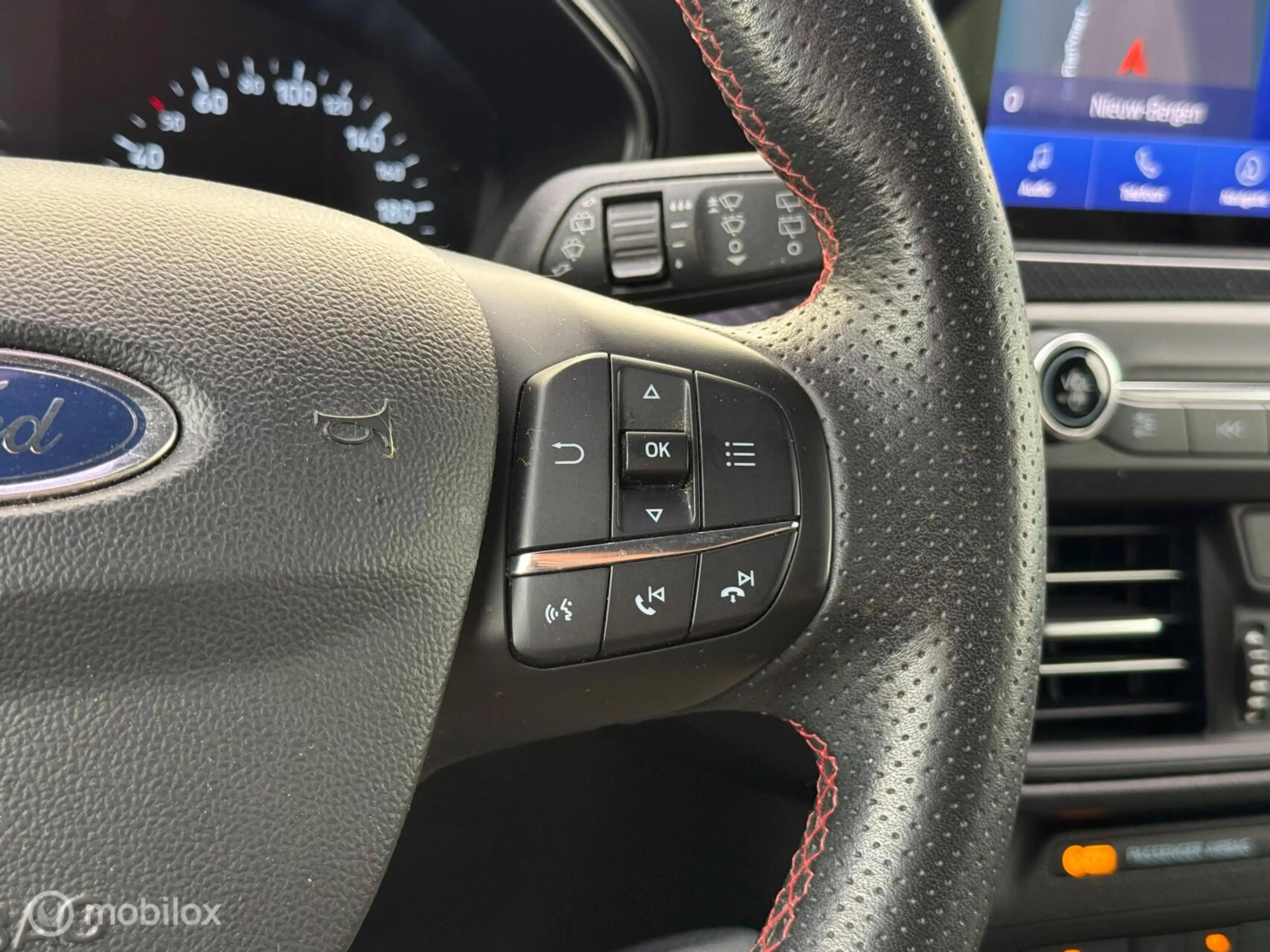 Ford Focus 1.0 EcoBoost ST-Line | CarPlay | Navi | PDC — photo 17