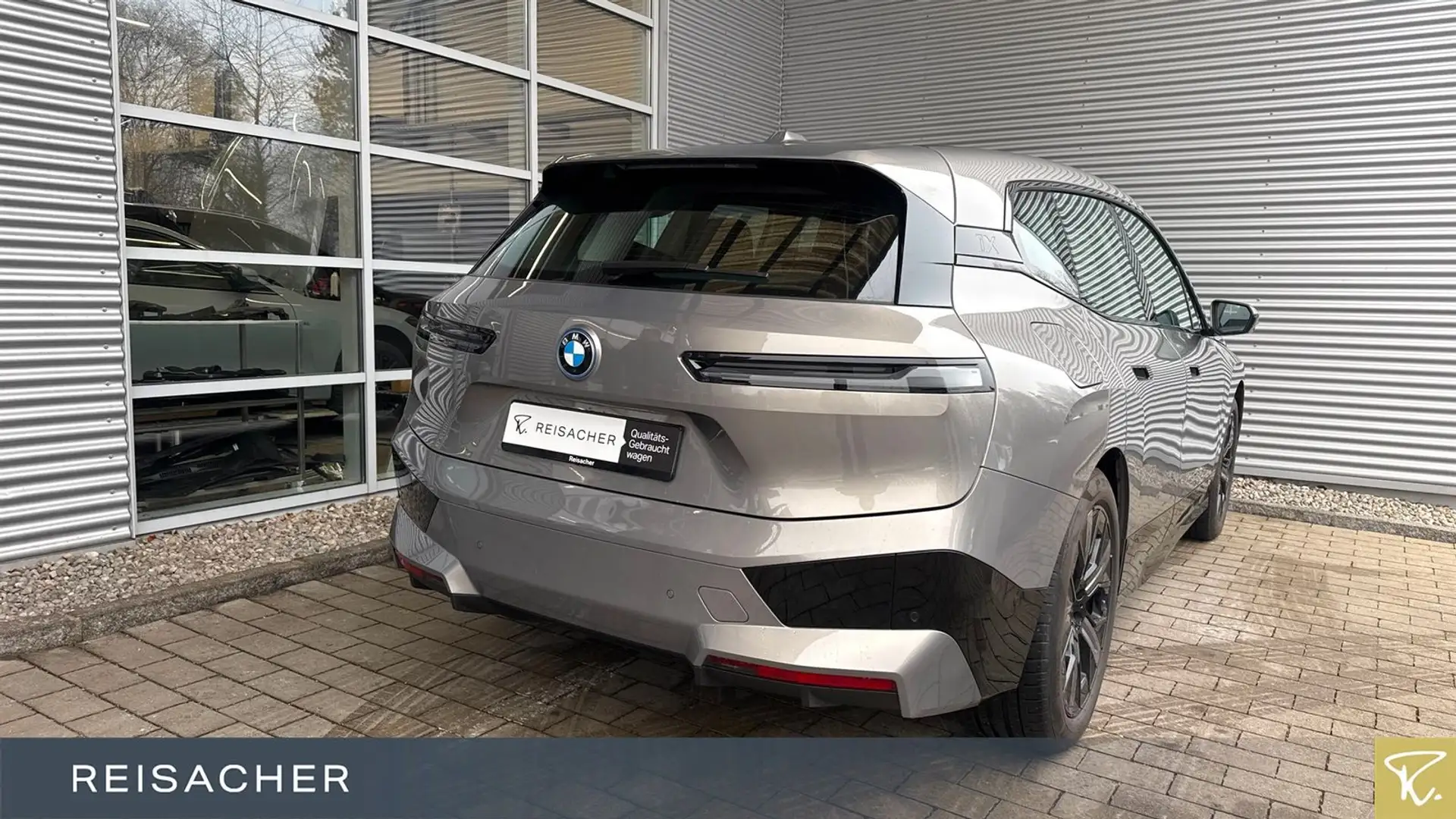 BMW iX xDrive40 Sportpaket NAVI Rüka ACC H&K PDC Grau - 2