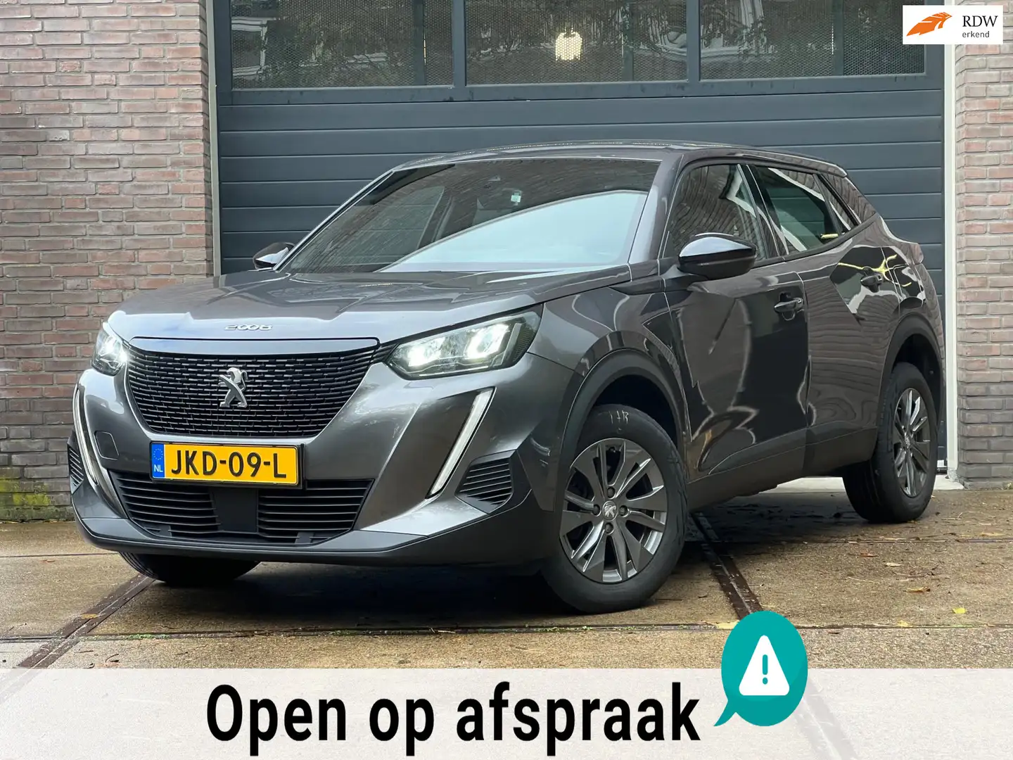 Peugeot 2008 Active 130pk | Carplay/AndroidAuto | Parkeercamera Grijs - 1
