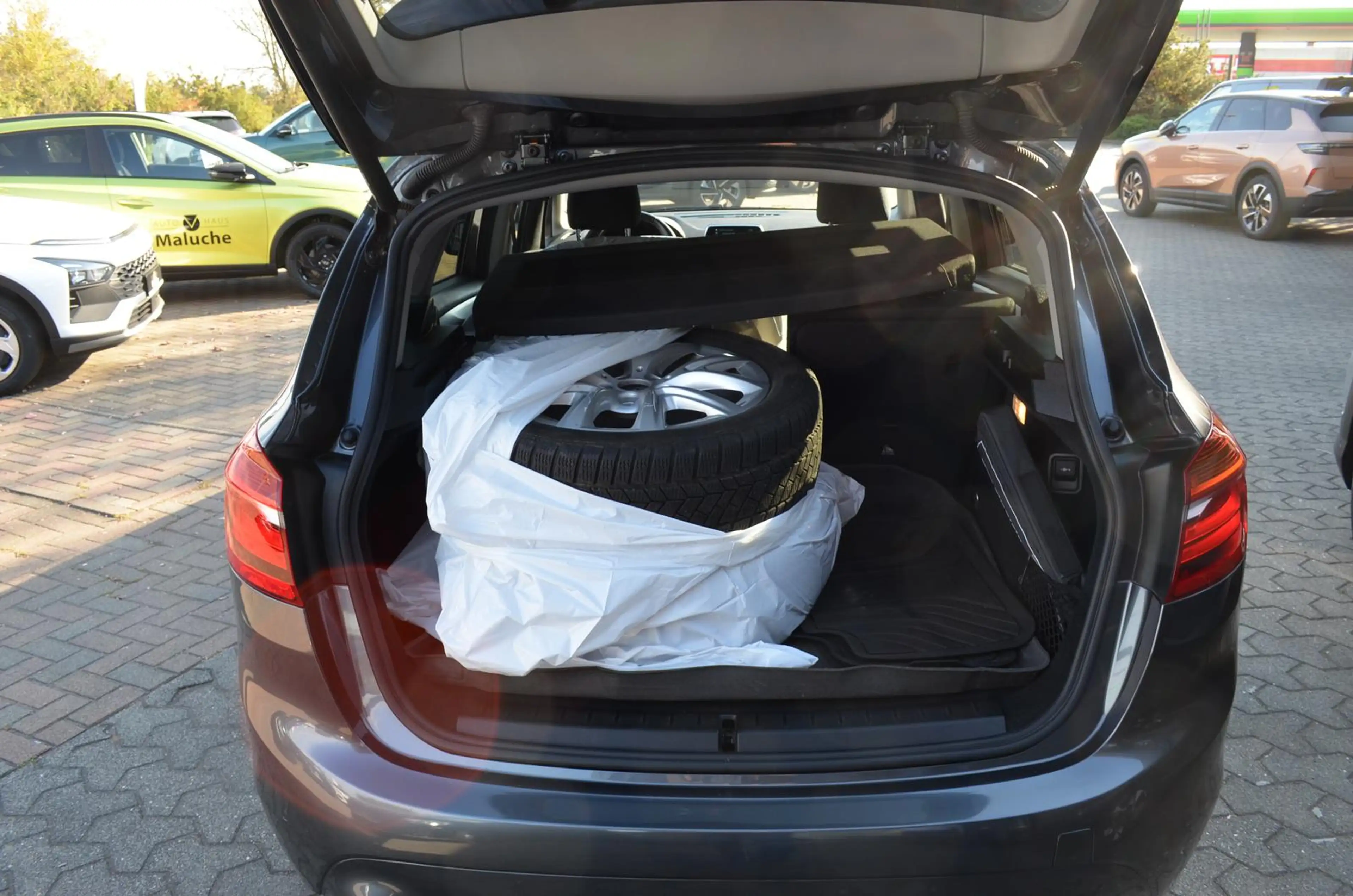 BMW 225 xe Plug-in-Hybrid Allrad Active+WKR — photo 11