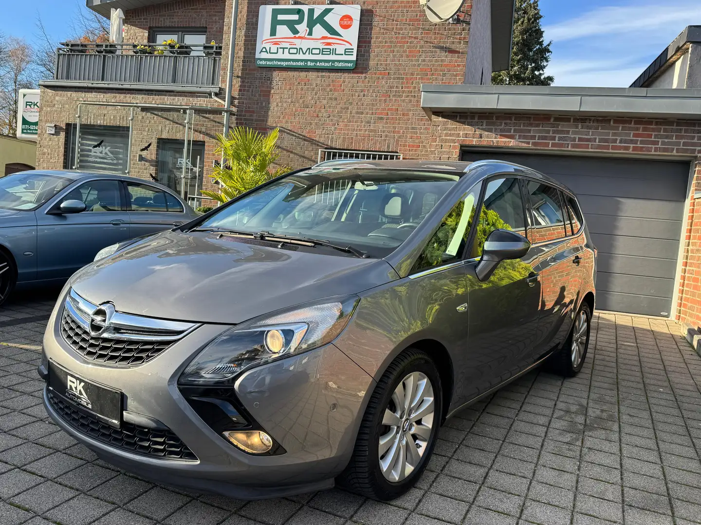 Opel Zafira Tourer Innovation Grau - 1