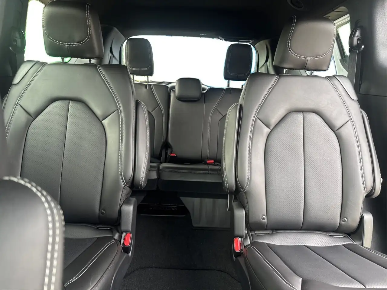 Chrysler Grand Caravan снимка Chrysler Grand Caravan