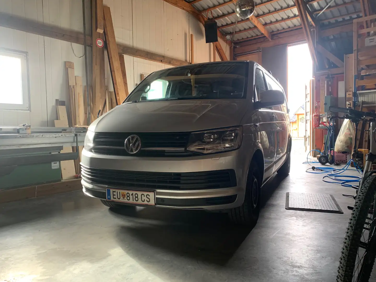 Volkswagen T6 Transporter Silber - 2