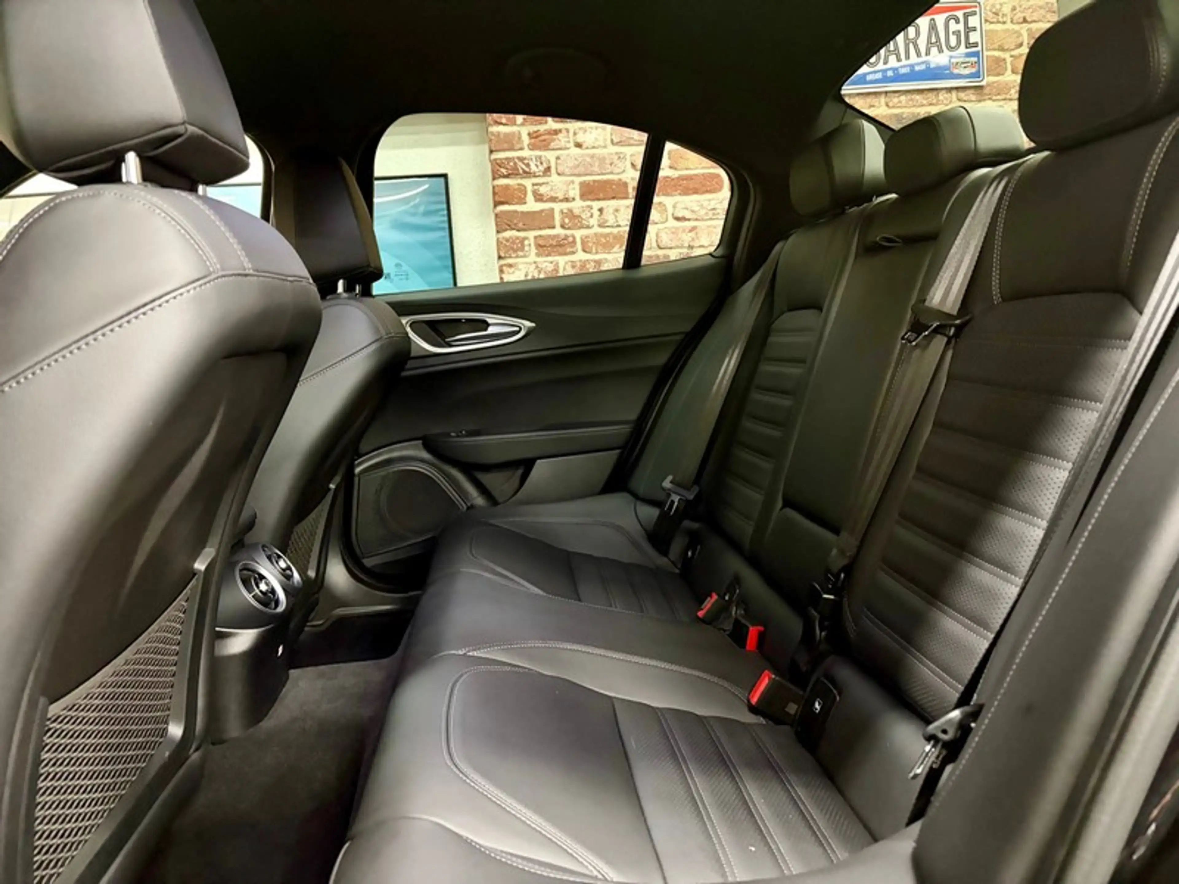 Alfa Romeo Giulia Giulia 2.0 Turbo 16V 280cv Auto 4x4 Q4 VELOCE — photo 6