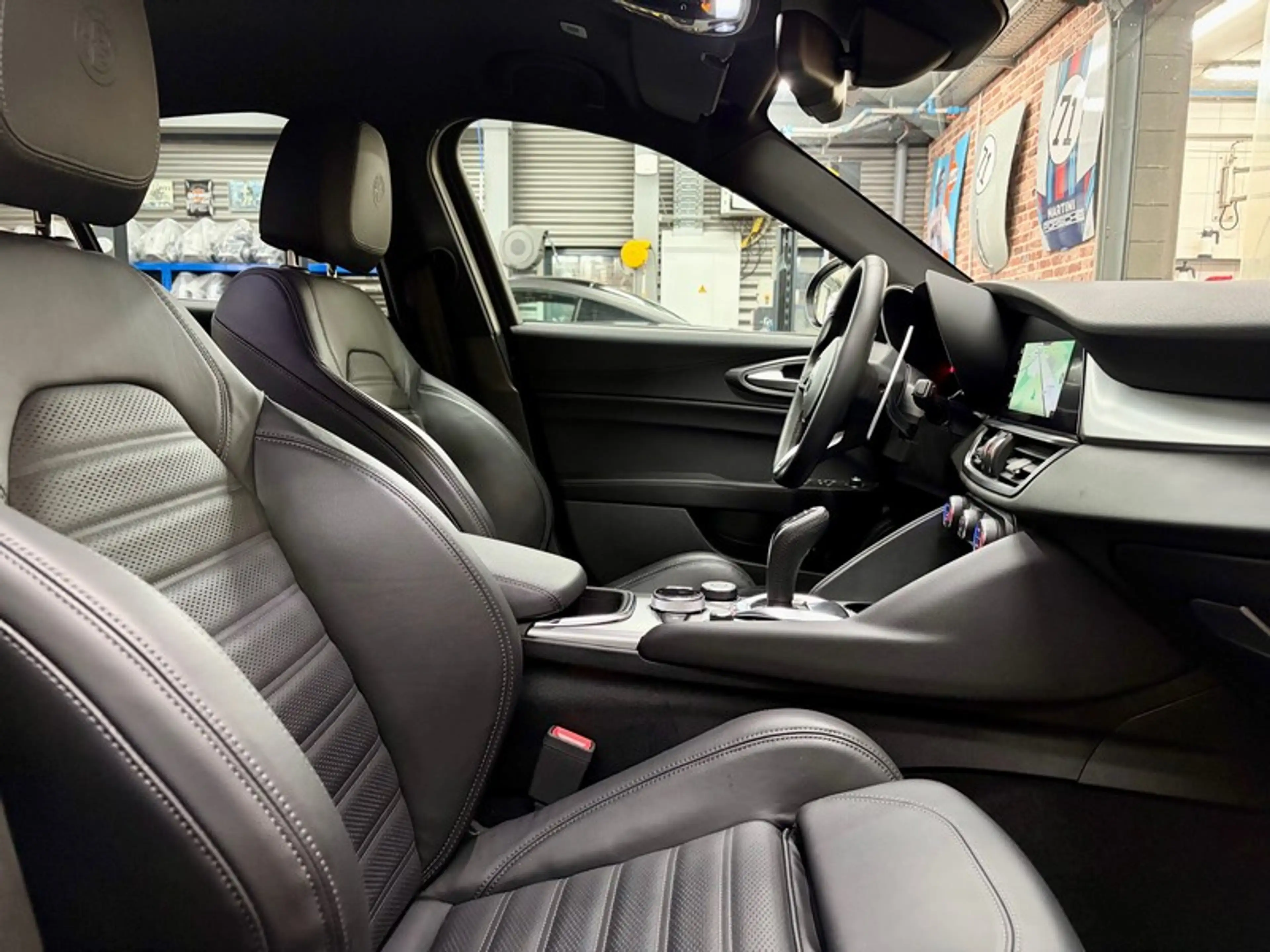 Alfa Romeo Giulia Giulia 2.0 Turbo 16V 280cv Auto 4x4 Q4 VELOCE — photo 8