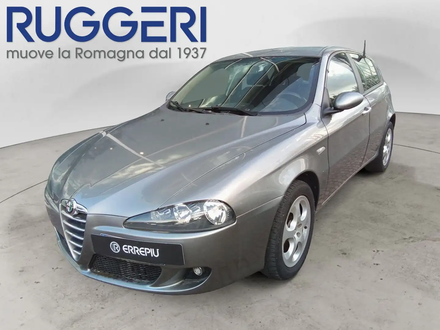 Alfa Romeo 147 147 1.6 16V TS (105) 5 porte Impression Сірий - 1