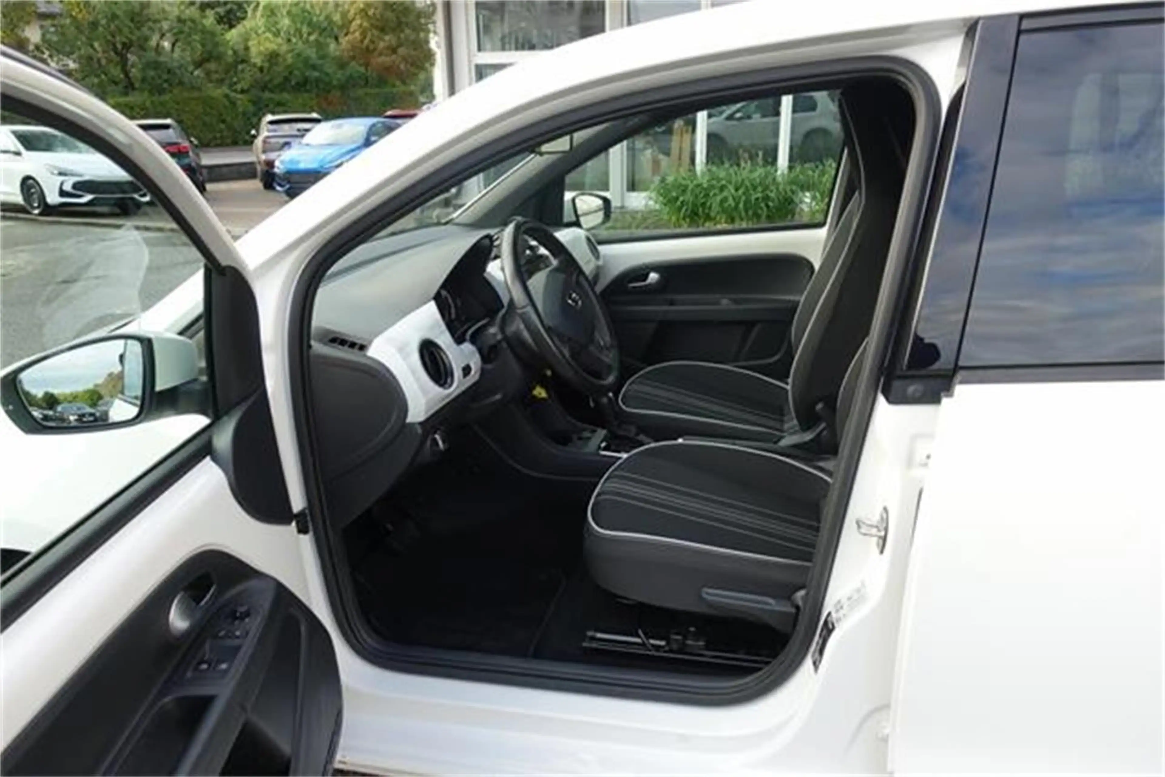 SEAT Mii electric 36,8kWh PLUS — photo 4