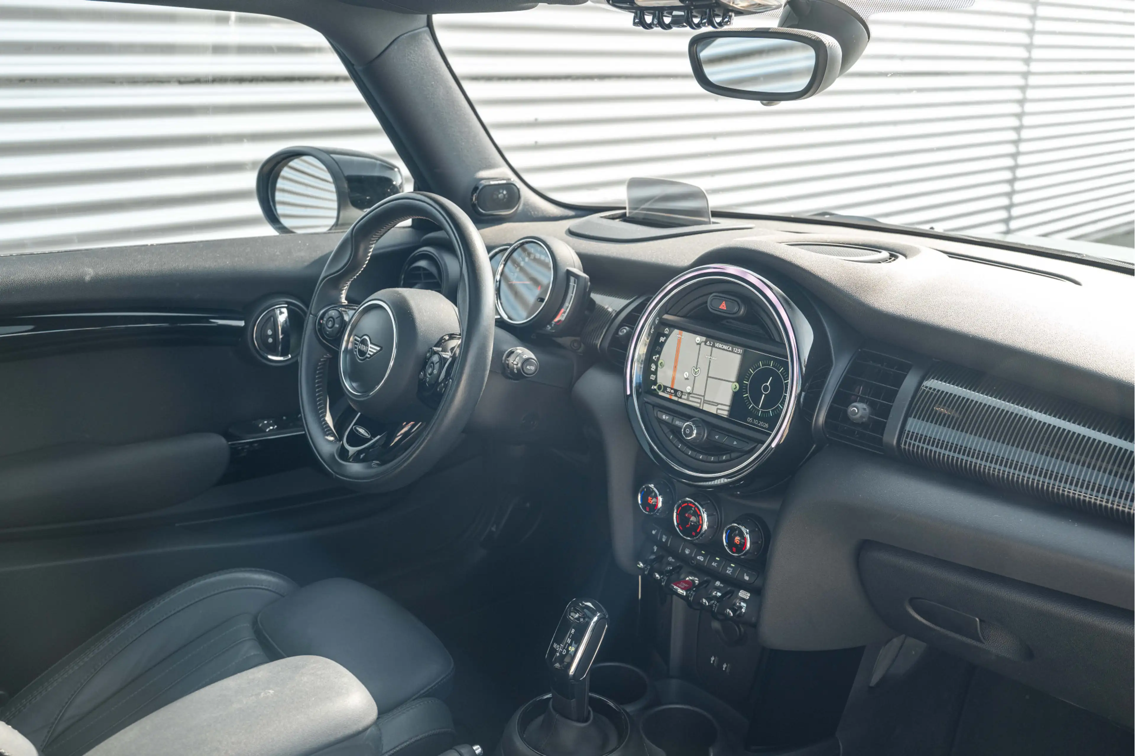 MINI Cooper Hatchback Automaat / Panoramadak / Comfortstoelen — photo 11