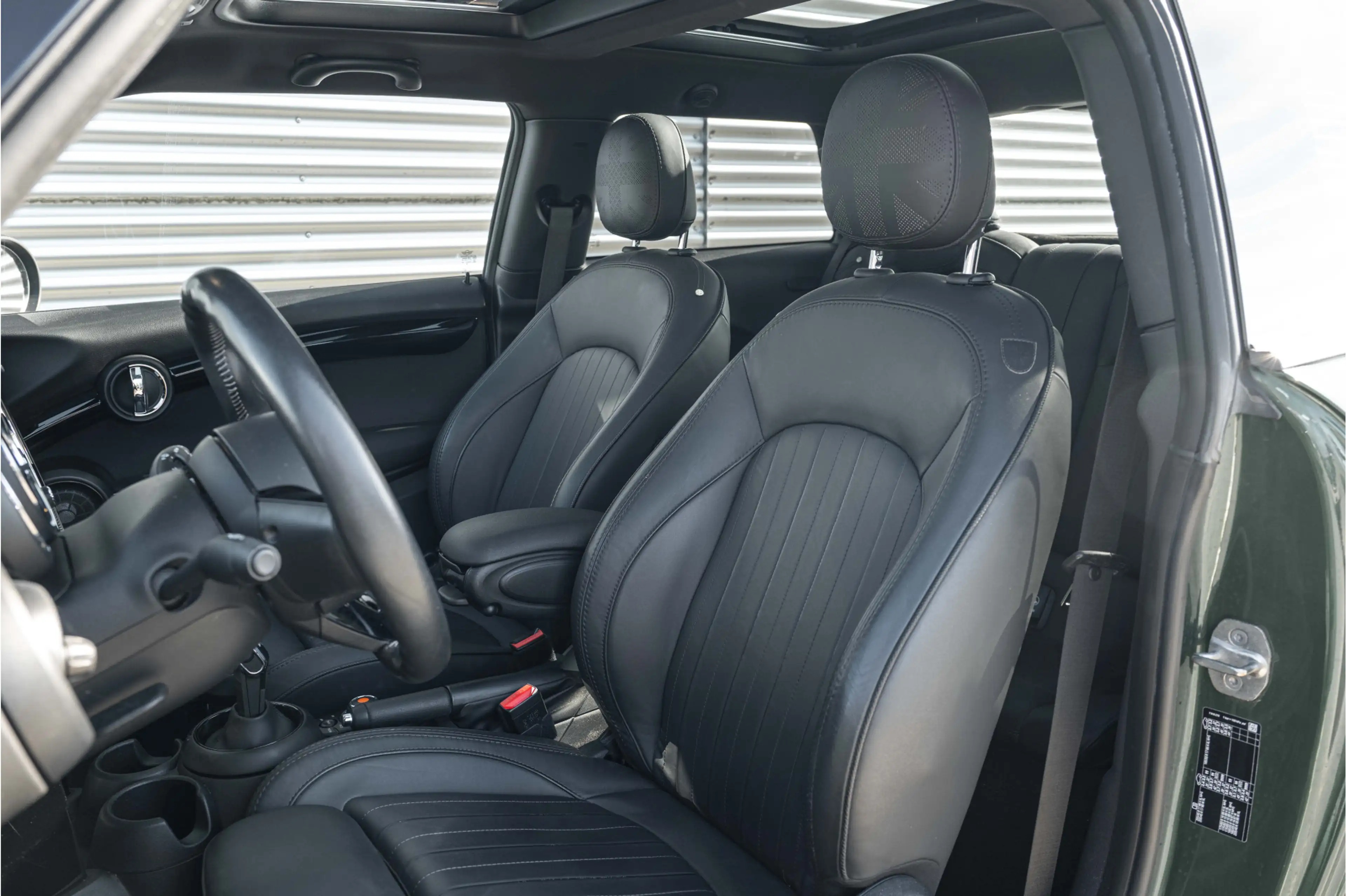 MINI Cooper Hatchback Automaat / Panoramadak / Comfortstoelen — photo 10
